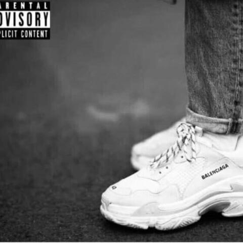 Balenciaga (feat. Tyrn)
