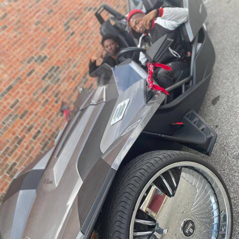 Gabby (feat. Muney Rio)