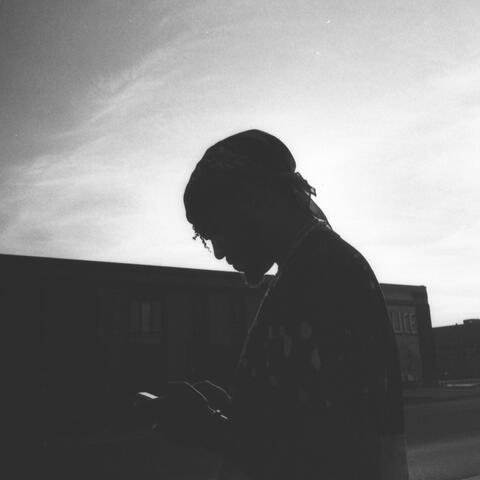 Simp (feat. Sam Hill)