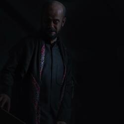 يسلم راسه