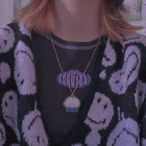 violet eyes