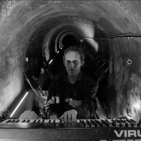 Tunnel Visions. Live at Victoria Tunnel : Mr Weston's Good Wine (Live)