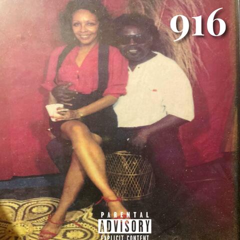 916