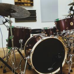 EIGHT NOTES GROOVE ONE