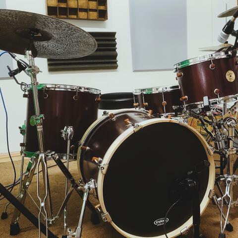 EIGHT NOTES GROOVES