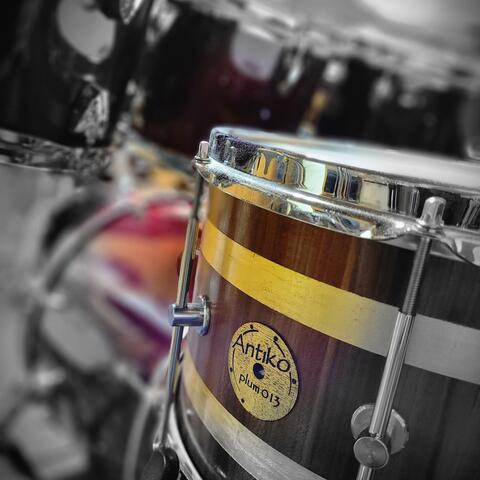 STARTING ON THE DRUMSET WITH QUARTER NOTES