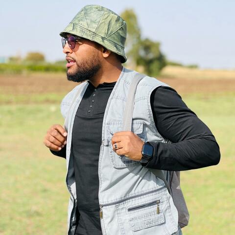 FAYSAL MUNIIR SOMALIDHALADAAY