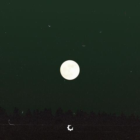 The Moon (feat. Bijoubaby)