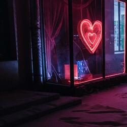 その孤独な男は永遠に待つ