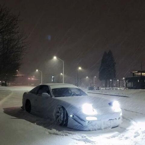 Snowfall (feat. Thrxll)
