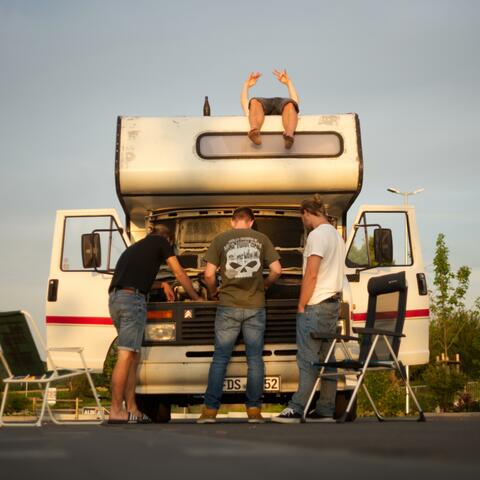 Dauernd unterwegs (feat. Ela Fin)