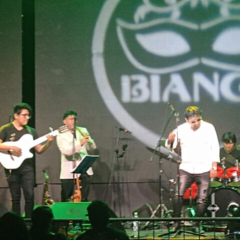 MUCHACHO SANTIAGUERO (EN VIVO) (En vivo)