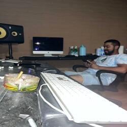 Aim  (feat.  Bharlessuerte)