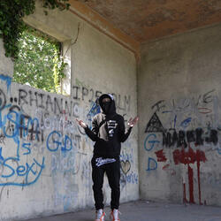 Targets (feat. Teez)
