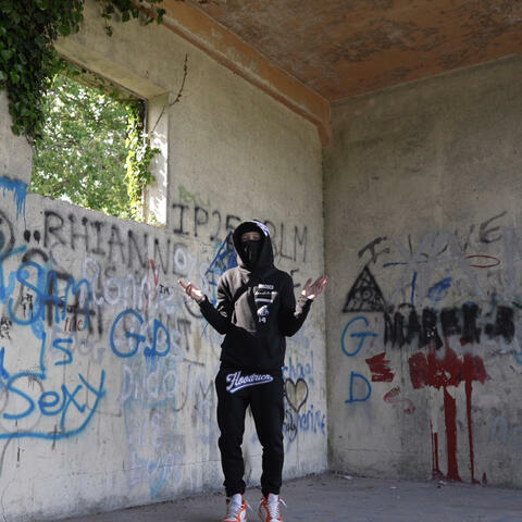 Targets (feat. Teez)