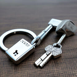 Locksmith (feat. Ria)