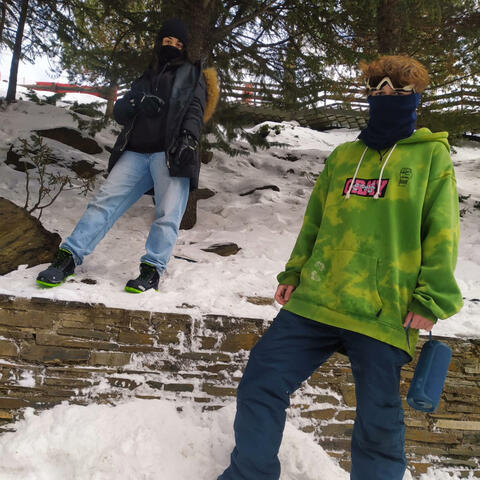 Sufriendo (feat. Maika)