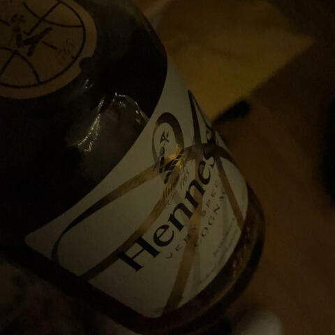 PourMeUp (feat. Lil Flame)