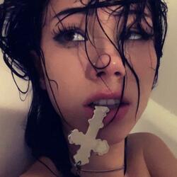 totin vampirin ੈ✩‧₊˚