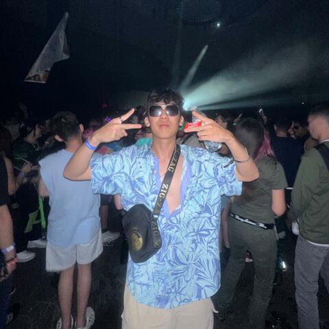 I JUST WANNA LIVE LIFE (Live)