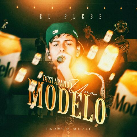 Destapando Una Modelo