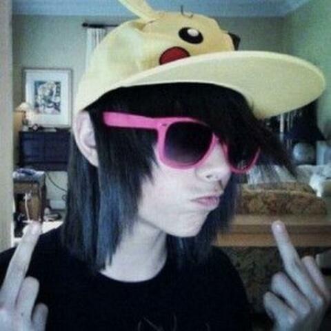 b3w4rE i cRy