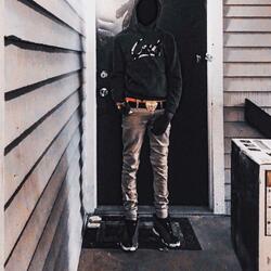 Problem Child (feat. pj glizzy)