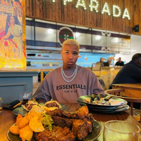 T.O.P (FREESTYLE) (feat. Ma Eneh The King)