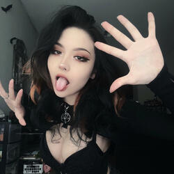 BANDZ UP (feat. & Qrystral Beats)