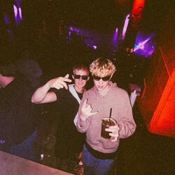 Close your eyes (feat. Luciou$)