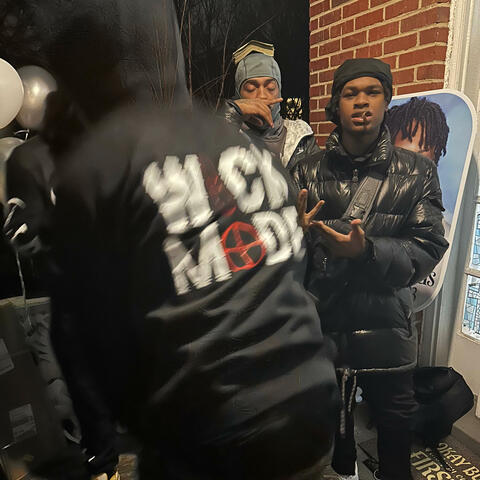 End Of Discussion (feat. SirSlimeShxt & Dom2hottt)