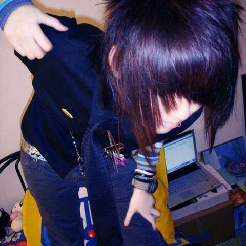 d1rty l1ttle em0b0y