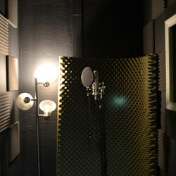 Neva quit (feat. LuvHank) (Audio )