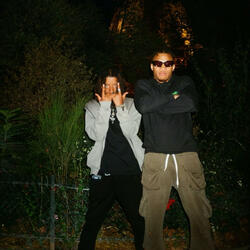 wat is we on (feat. Kvo)
