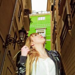 Y quien se acerca, se enciende