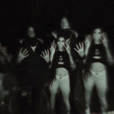 Evil Twinz (feat. Bizzy B)