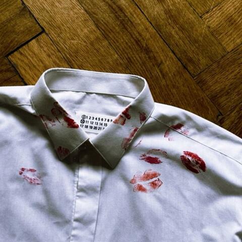 Kiss (feat. Clovsui)