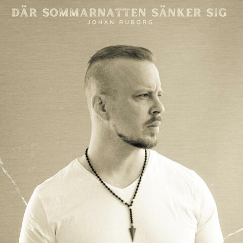 Där sommarnatten sänker sig