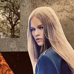 She Don't Know/ She is Aglow