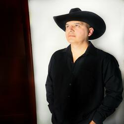 Con Mariachi Vine A Celebrar