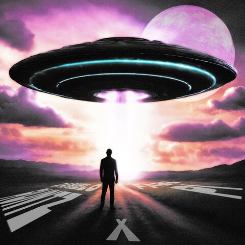 RiDiNROUND WiT MAH GODDESS (feat. DANIELO RUNTZ)