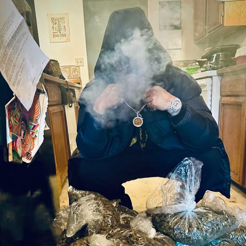 UP IN THE CLOUDZ (feat. Straightlace Beats)