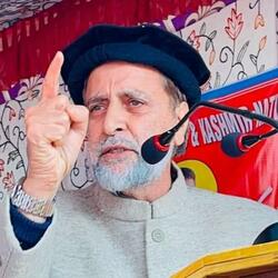 Mian Altaf Sahab Larvi Election Song