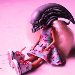 My Pet Xenomorph Challenges You To A Breakdance Duel