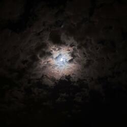 Razón (feat. Llorllelas)