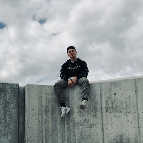 Unfollow (feat. Ckels, Pops, Jeffery with a G, Austin Stucki & Kaleb $teven$)