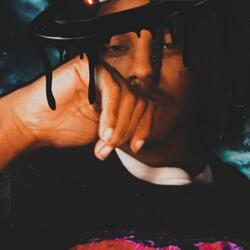 Lost Angels (feat. 9hxxrts)