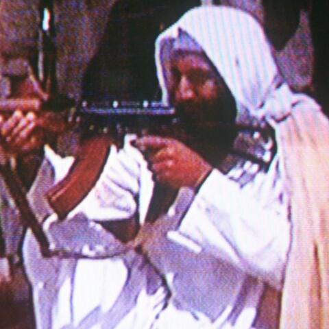 PUT EM GUNS DOWN (feat. Yurr Mike)