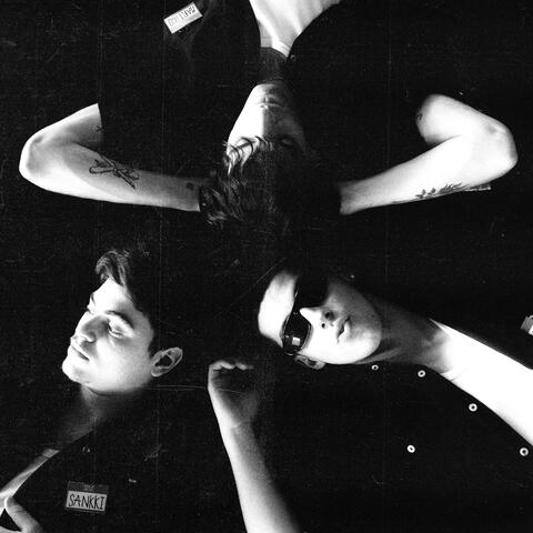 FLASHOS (feat. jovedry & OKNOTOK)