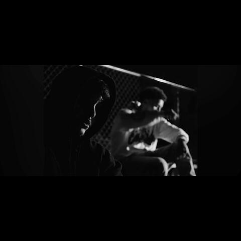 Dead Presidents (feat. Jaytripzz)